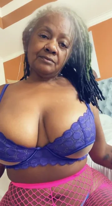 caitlin underwood recommends Ebony Grannie Porn