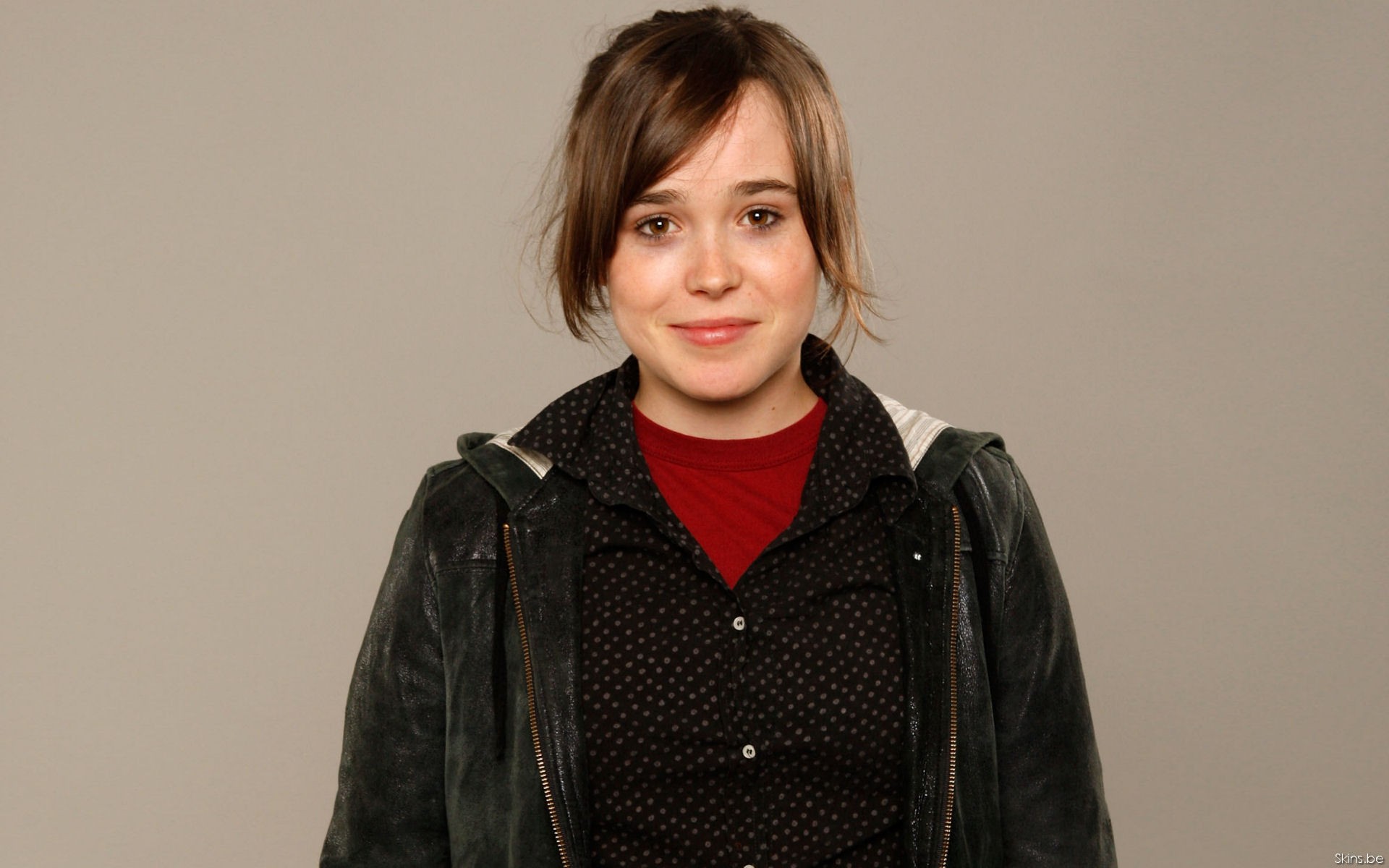 derek colwell recommends Ellen Page In Bikini