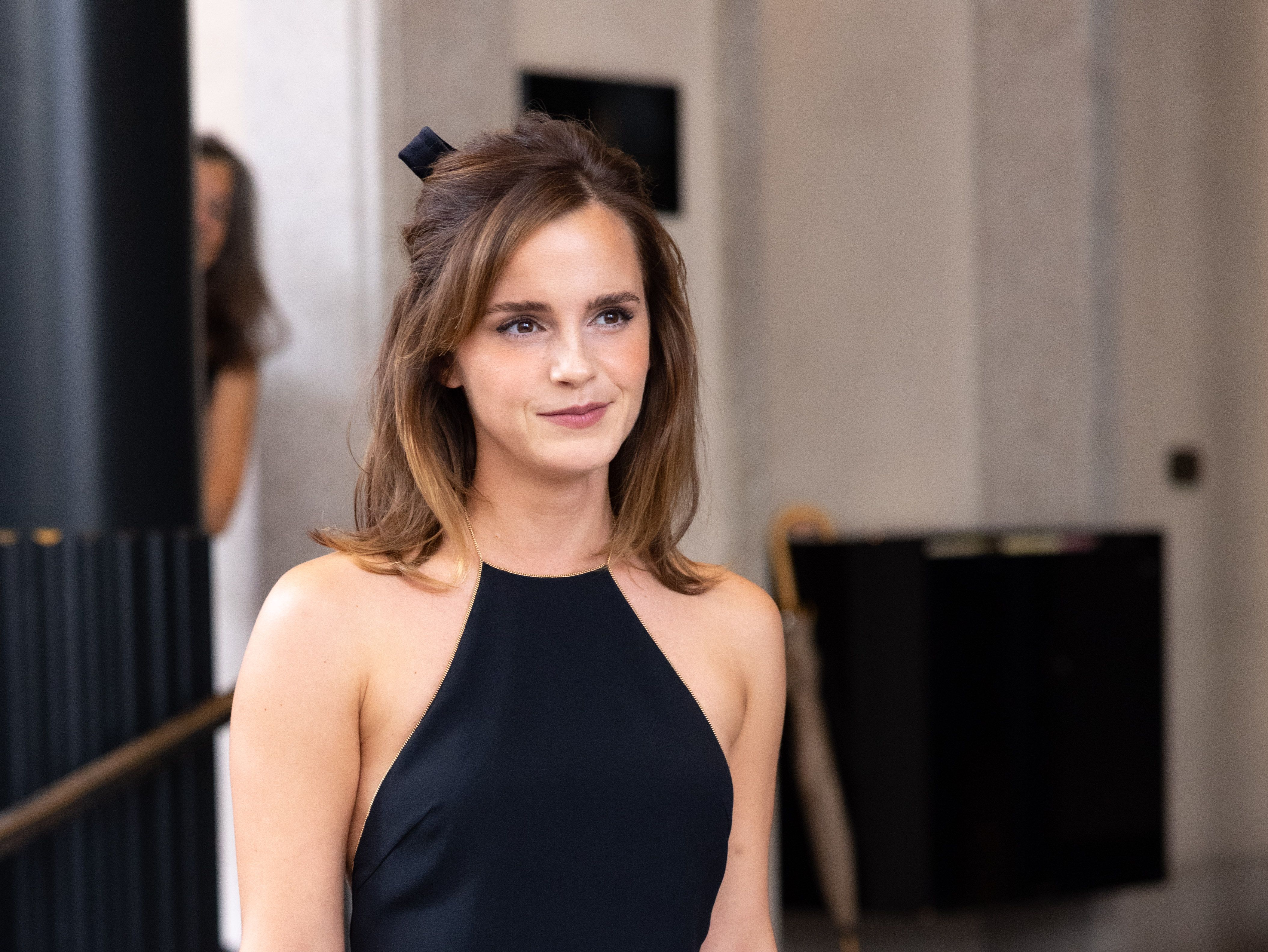 Emma Watson Upshirt un dressed