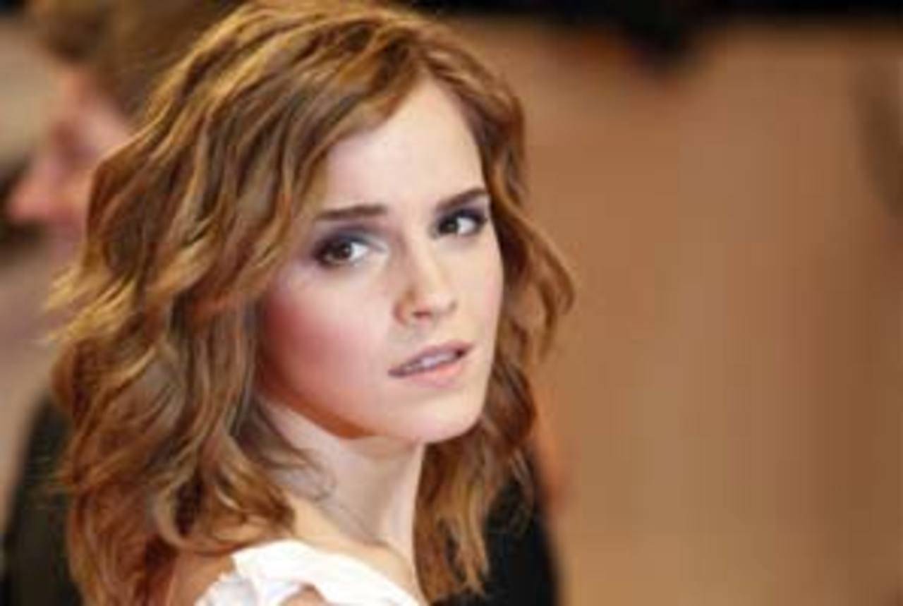 christian roe recommends fake nudes emma watson pic