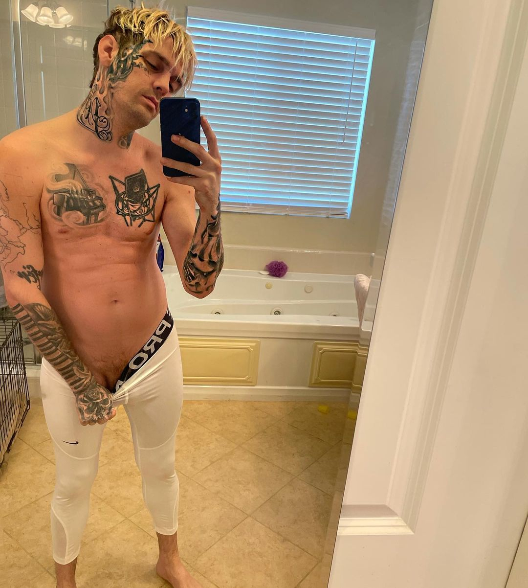 ahmad alfoudri recommends aaron carter jerking off pic