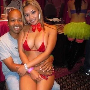 bryan taulbee recommends porn convention las vegas nv pic