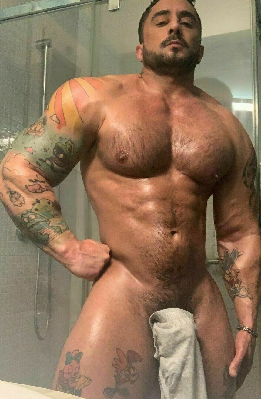 david cebreros add hairy bodybuilder naked photo