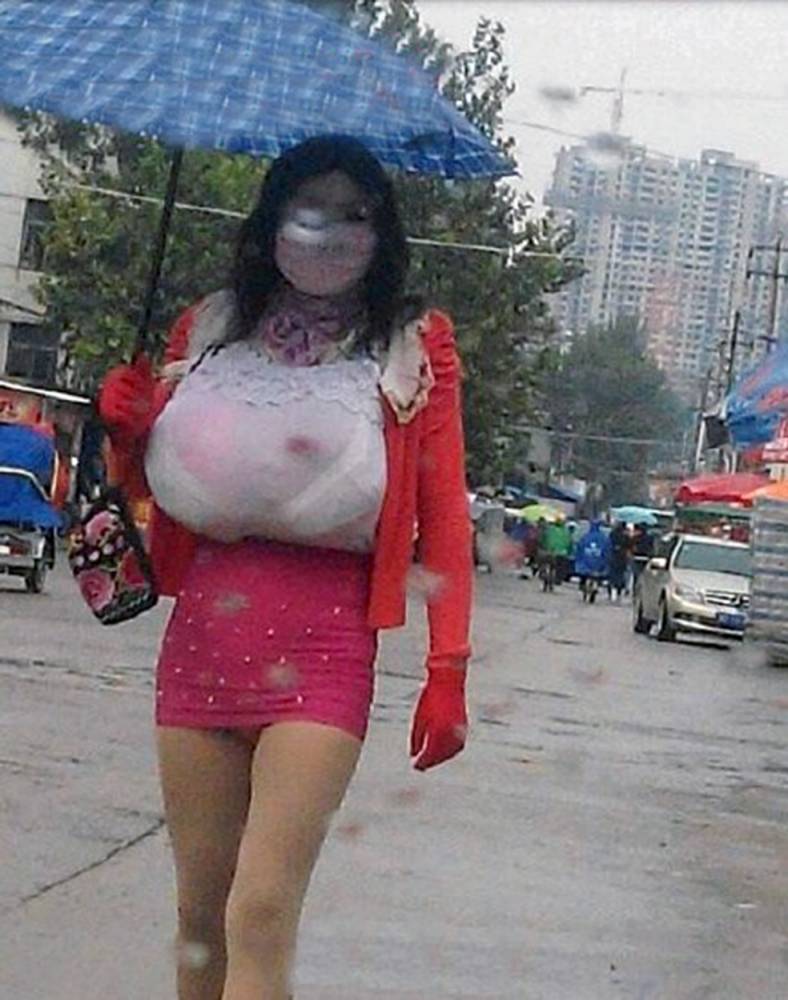 Huge Tits Street por pics