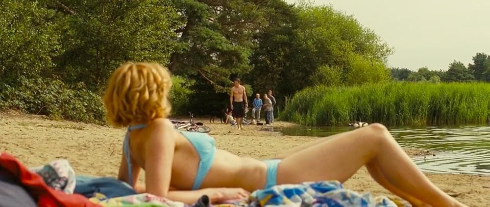 abhay parasnis recommends kelly reilly bikini pic