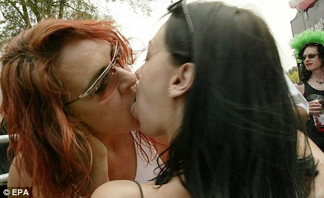 andrew bacha recommends Lesbians Kissing Hard