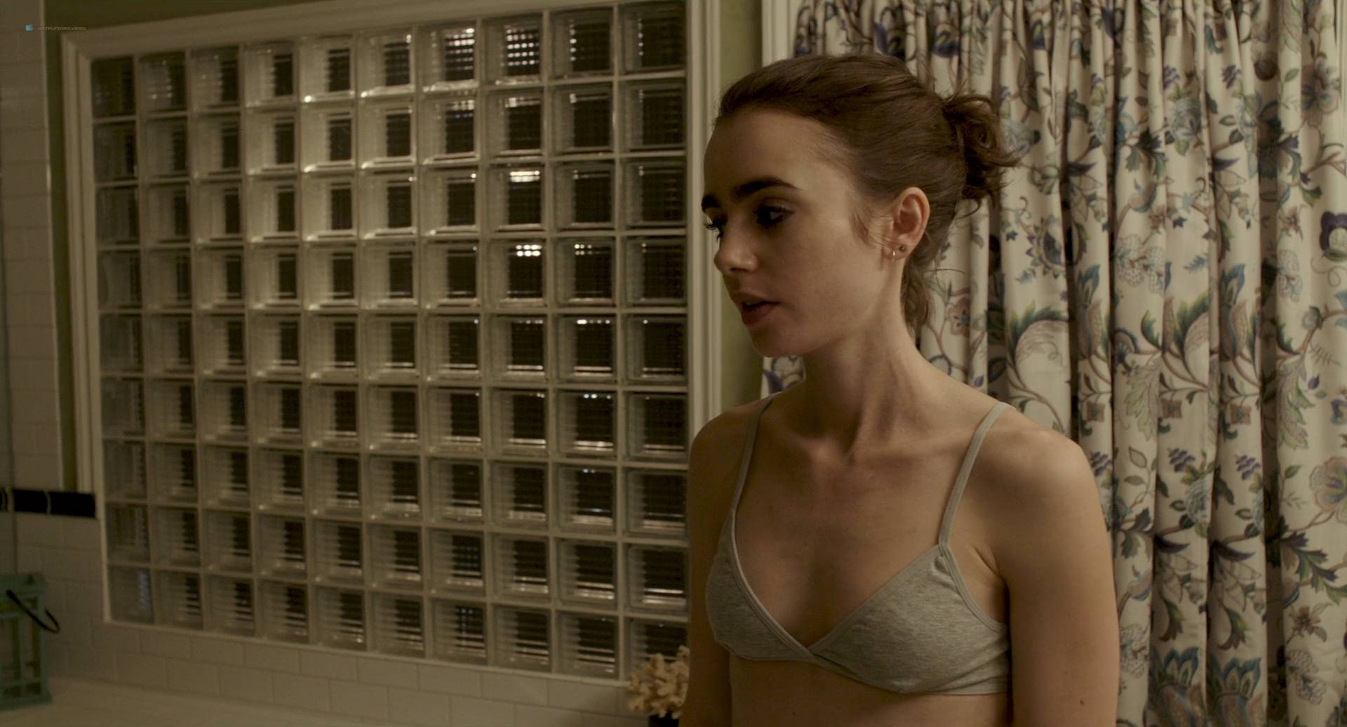 deanna holland recommends lily collins tits pic