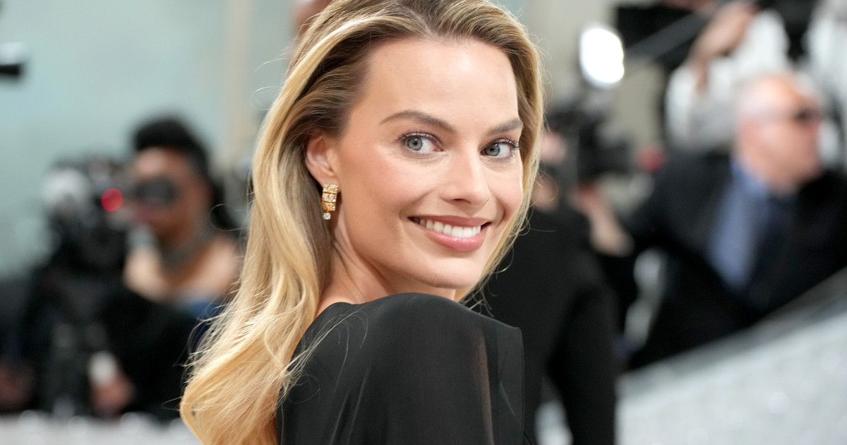 amanda wiltse share margot robbie nak photos