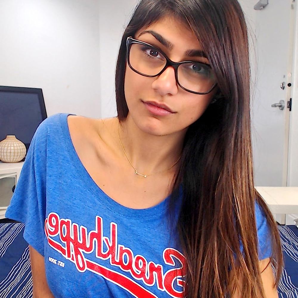 Mia Khalifa Girlfriend is mandingo