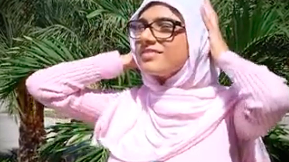 dolores walsh recommends mia khalifa hijab video pic