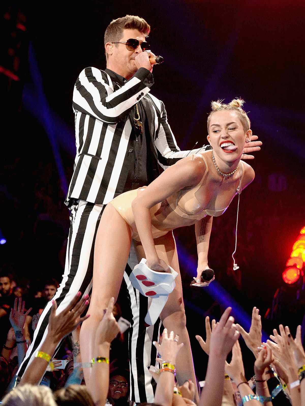 donald diesta recommends Miley Cyrus Hot And Naked