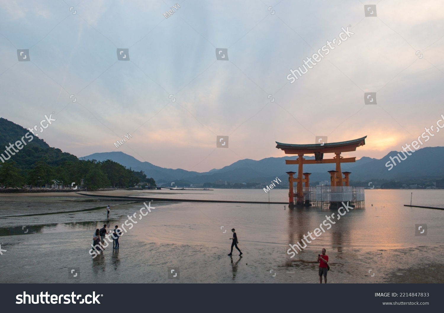 Miyajima Mei naked pearls