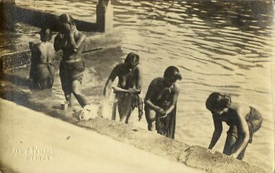 nude women bathing