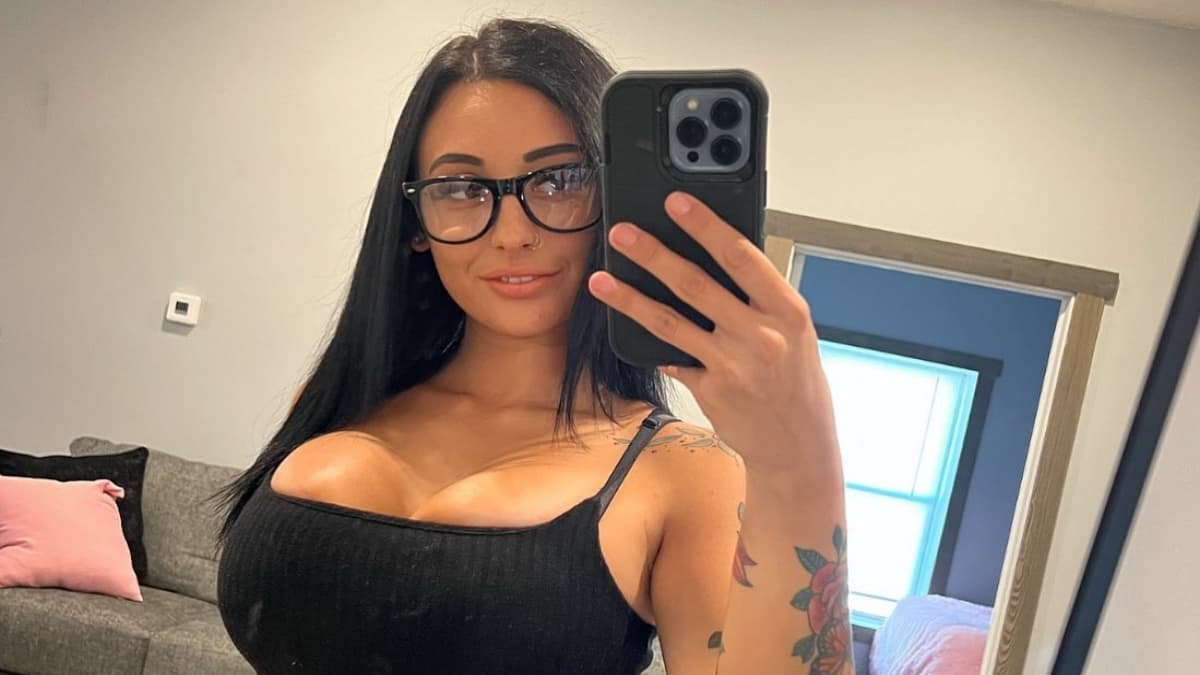 cameron buckles recommends Onlyfans Glasses