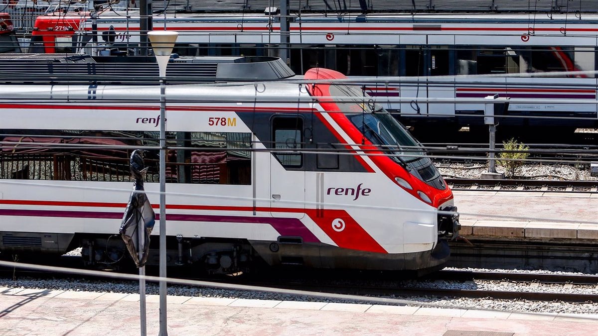 Pareja Teniendo Sexo En El Tren aylar lie