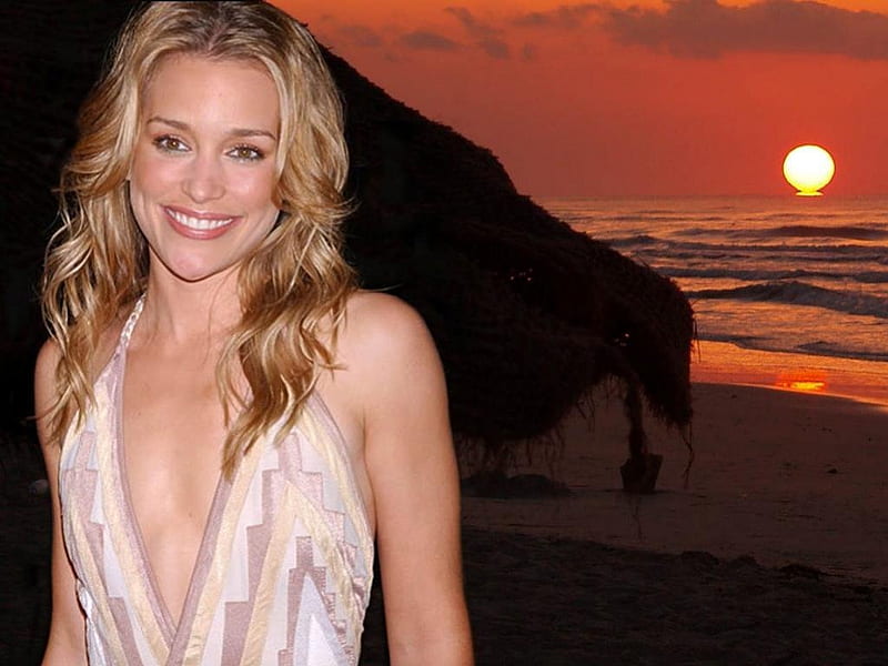 christian petrou recommends Piper Perabo Bikini