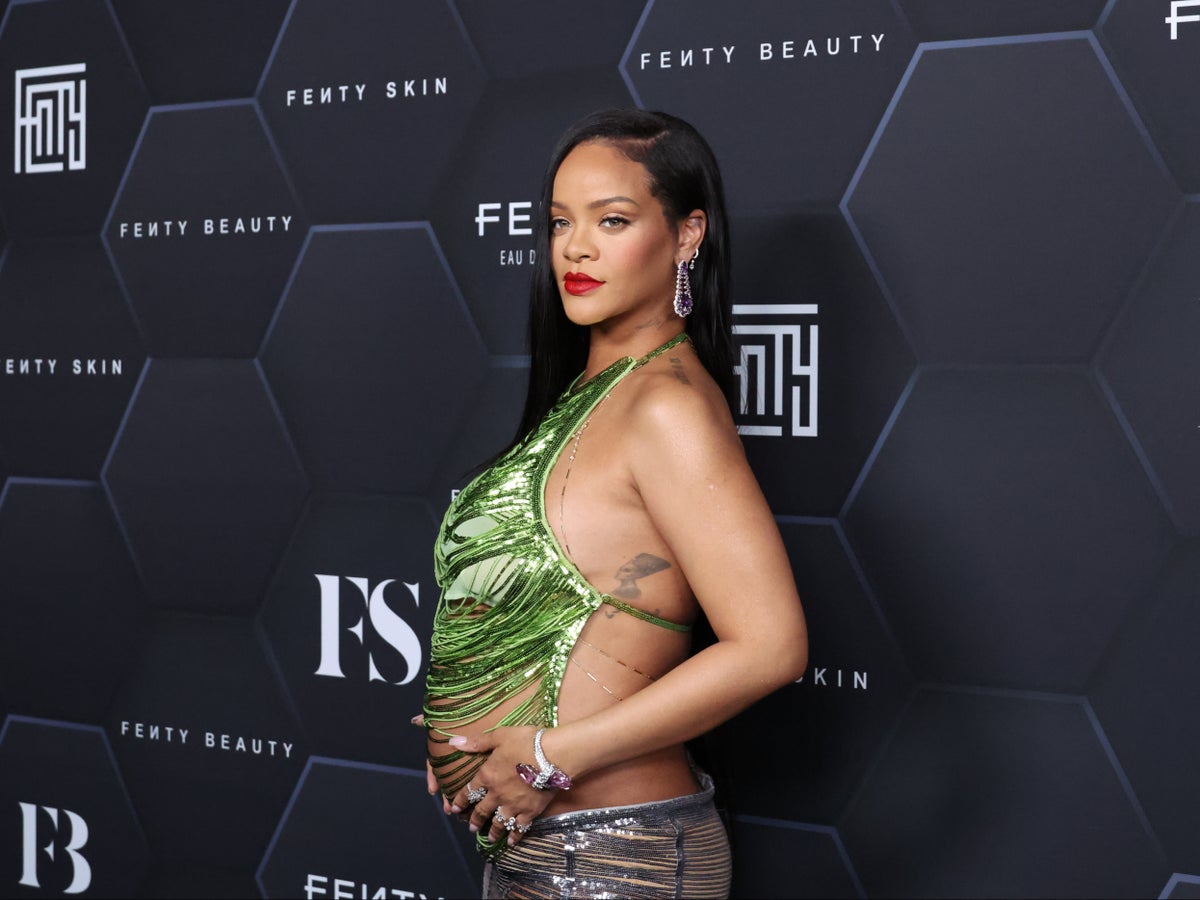 didi abboud recommends Rihanna Photoshoot Nude