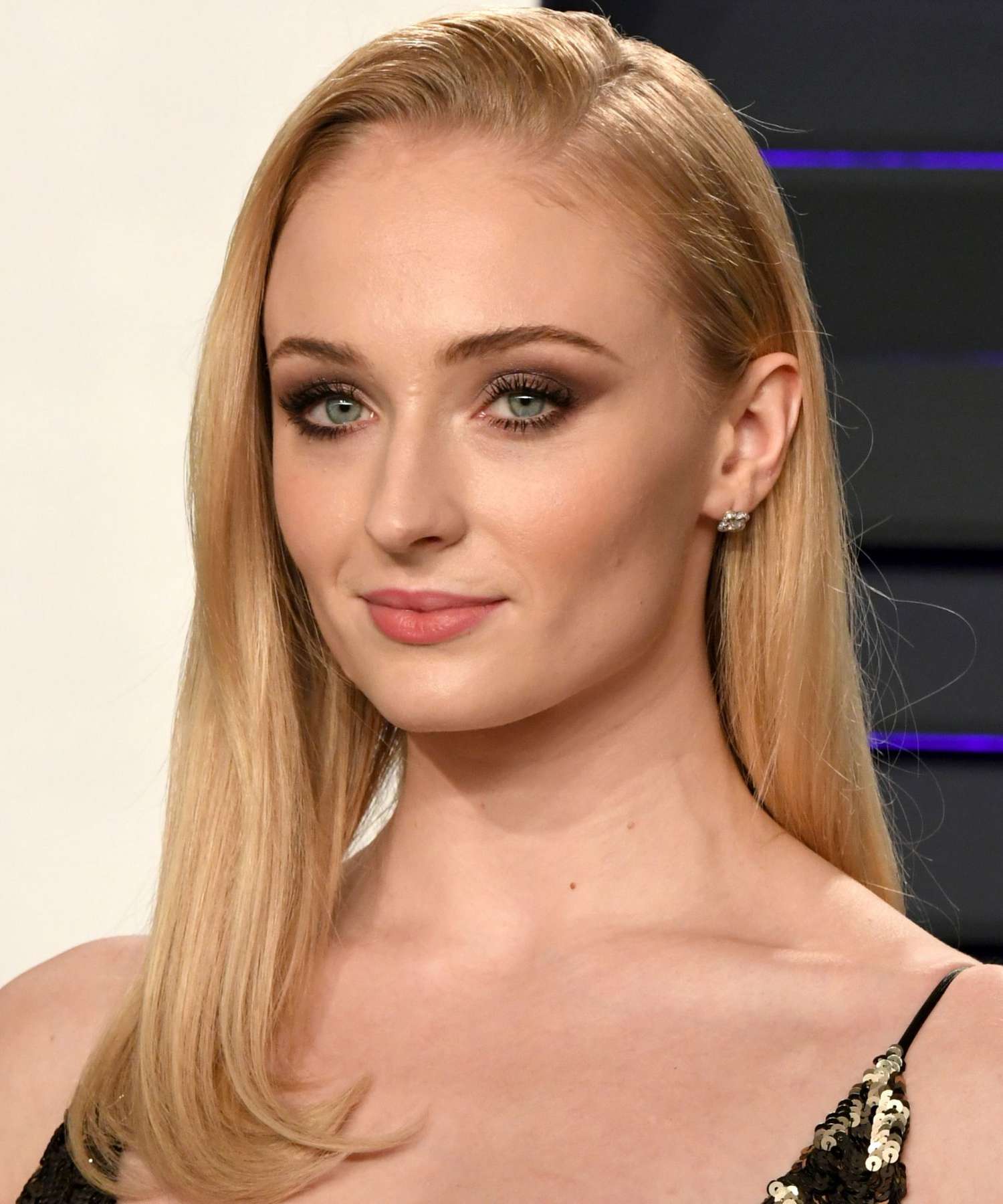 Sophie Turner Nude Scene movie gym