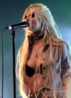 taylor momsen sexy