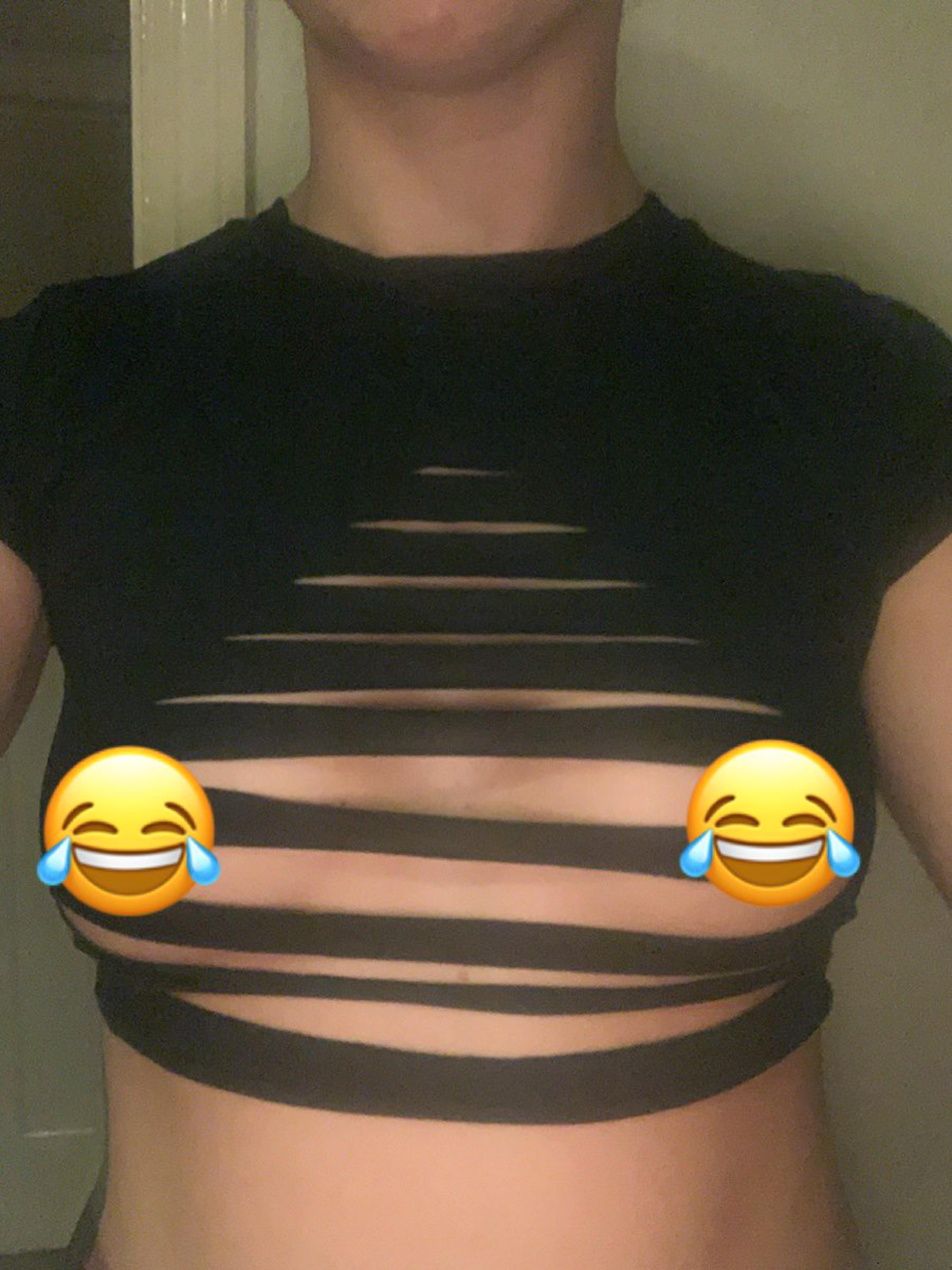 Titties Through Shirt av actress